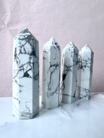 Howlite Point
