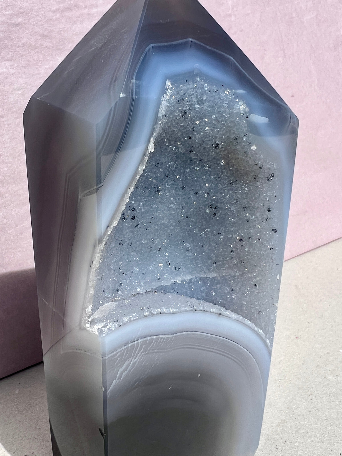 Natural Agate Crystal Point for Grounding and Protection
Polished Agate Tower with Banded Patterns
Agate Root Chakra Crystal Point