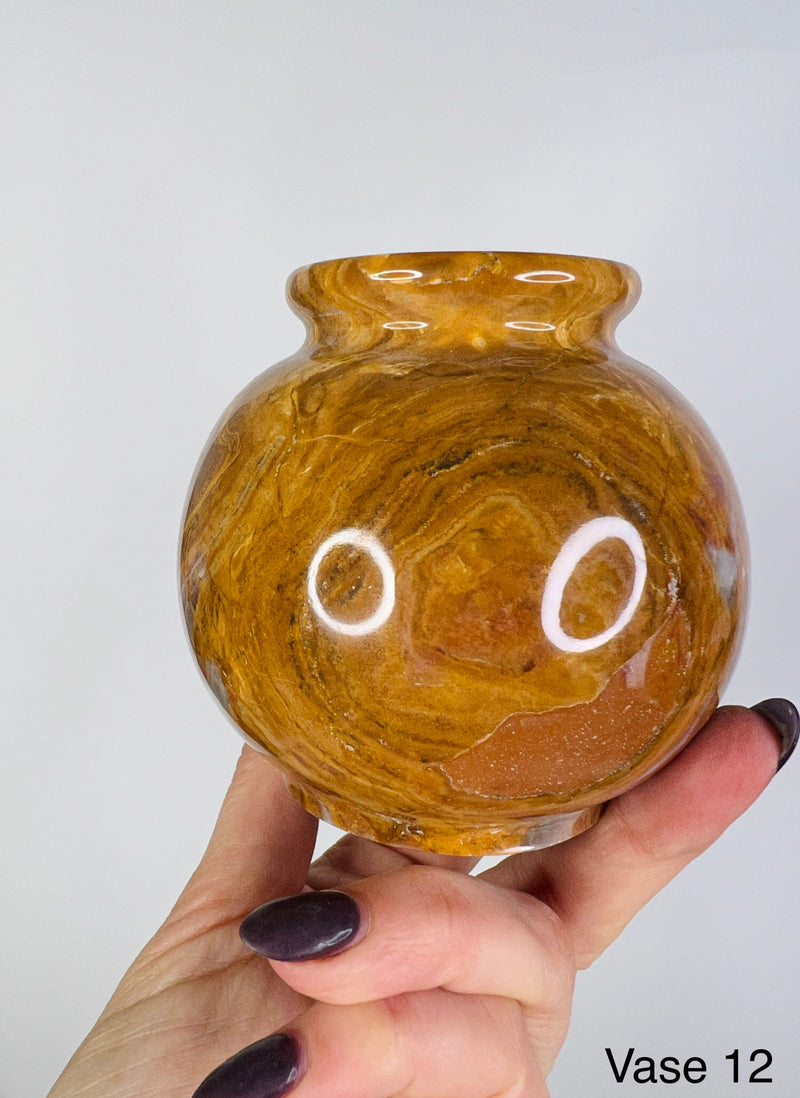 Onyx Vase no 12 - The Playful Stone